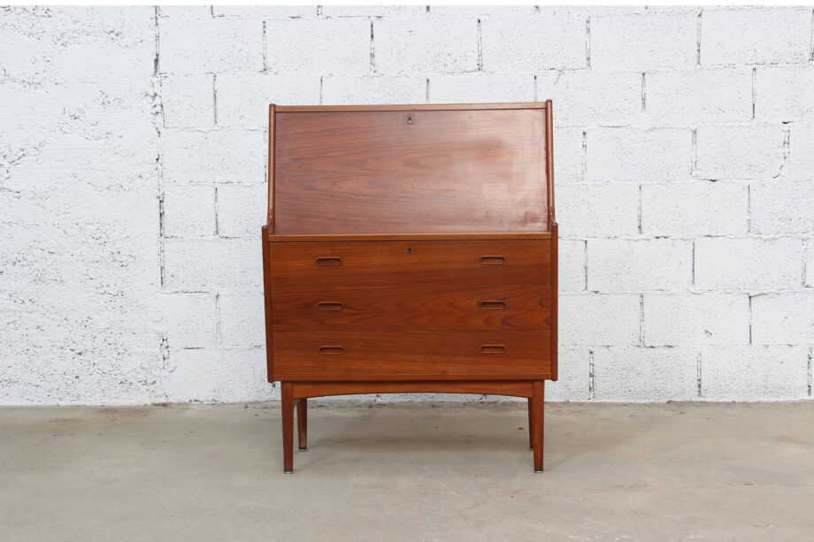 Secrétaire-vintage-scandinave-Arne-Wahl-Iversen-Vinde-mobelfabrik-modele-37-face-danish-scandinavian-modern-teak