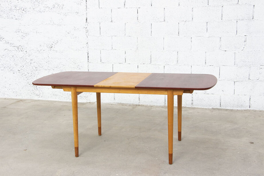 Table-vintage-scandinave-Finn Juhl-Soren-Willadsen-mobelfabrik-edmund-jorgensen-teck-erable