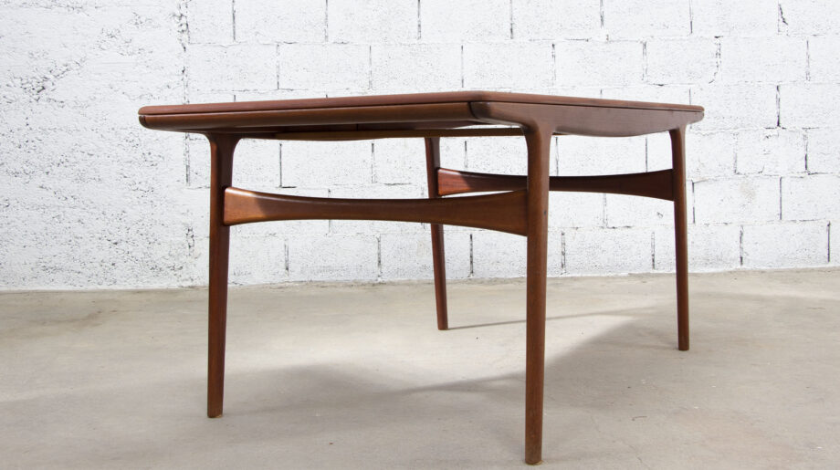 table-scandinave-vintage-arne-Hovmand-Olsen-Mogens-Kold-teck-danoise-lyon-old-design-pieds-compas-4