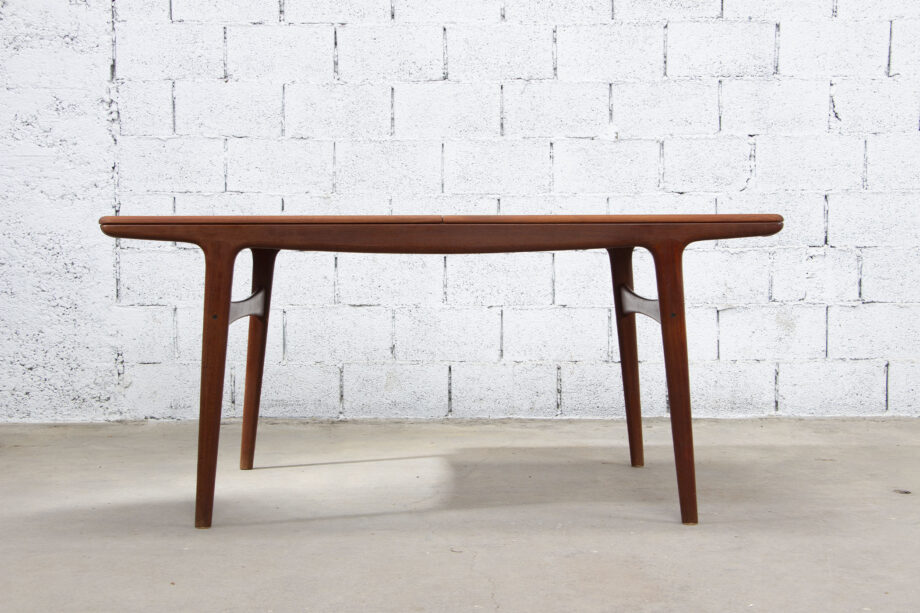 table-scandinave-vintage-arne-Hovmand-Olsen-Mogens-Kold-teck-danoise-lyon-old-design-pieds-compas