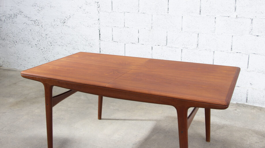 table-scandinave-vintage-arne-Hovmand-Olsen-Mogens-Kold-teck-danoise-lyon-old-design-pieds-compas-2