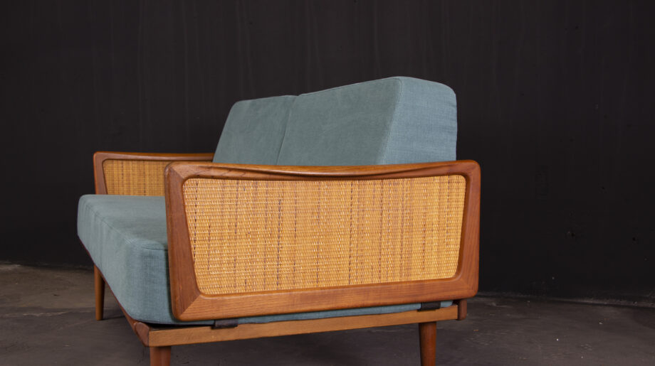 canapé-vintage-scandinave-peter-hvidt-fd-451-france-and-son-daybed-old-design-danish-sofa-scandinavian-teak-banquette-3