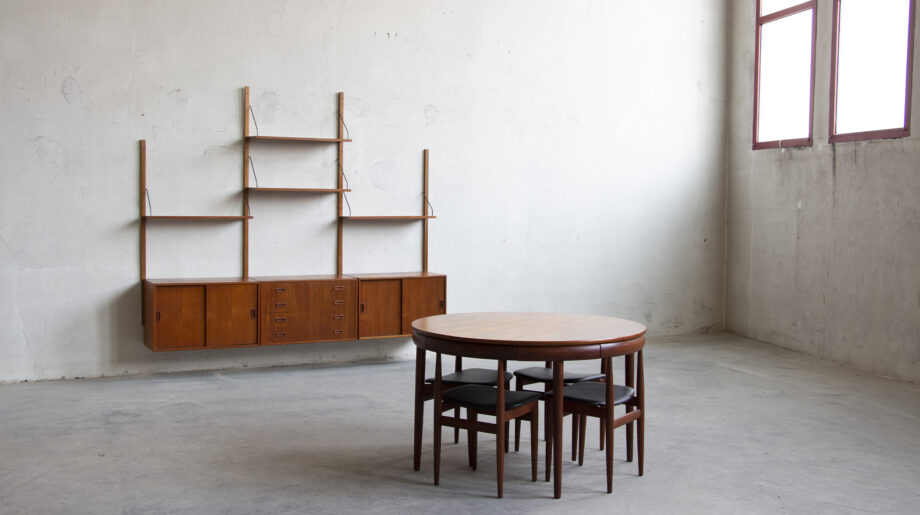 table-scandinave-chaises-vintage-lyon-hans-olsen-roundette-danoise-frem-rojle-teck-danish-modern-scanidnavian-teak-midcentury-dining-old-design-paris-XX-mobilier-meuble-chair-chaise-wall-unit-cadovius-ps-system-bibliothèque-Preben-Sørensen-bookcase-decoration-interieur-home-interior-architecture