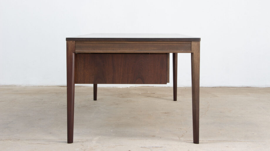 bureau-desk-finn-juhl-palissandre-rosewood-france-and-son-ölddesign-midcentury-danois-scandinave-danish-modern-vintage-diplomat-7