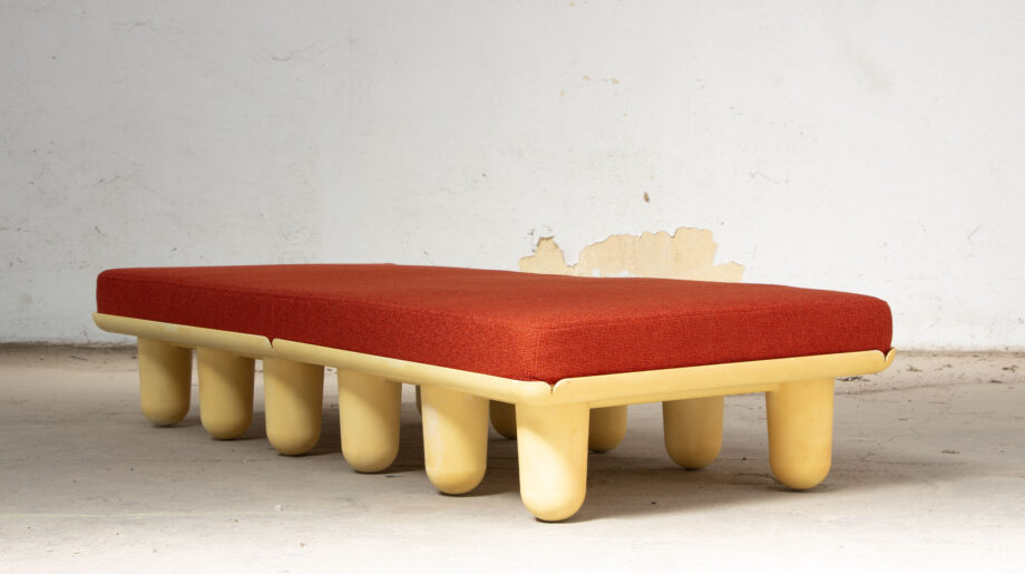 lit-daybed-canapé-sofa-kartell-centopiedi-antonio-locatelli-pietro- salmoiraghi-vintage