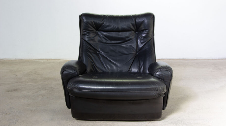 Lounge-chair-fauteuil-vintage-XX-noir-fibre-verre-Orchidée-Michel-Cadestin- Airborne