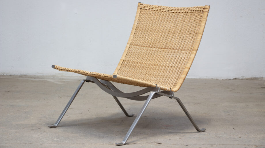 fauteuil-vintage-poul-Kjærholm -kjaerholm-pk-22-chair-fritz-hansen-danish-modern-midcentury-wicker-rattan