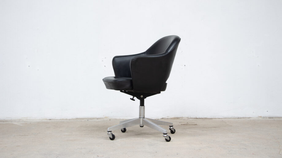 Chaise-fauteuil-vintage-bureau-eero-saarinen-knoll-chair-executive-office-old-design