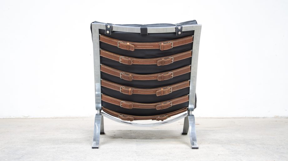 lounge chair Ari en cuir noir d'Arne Norell