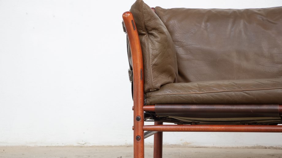 canapé-arne-norell-ilona-vintage-cuir-olive-sweden-sofa-midcentury-leather-ölddesign