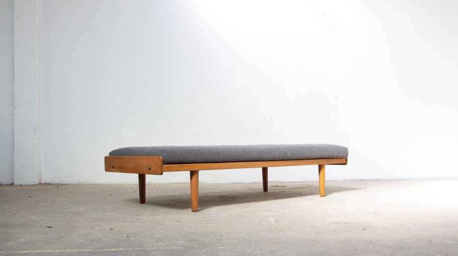 Daybed-vintage-Ejvind-Johansson-fdb-mobler-danish-modern-canapé-lit-sofa-oak-chêne-danois-scandinave-ölddesign