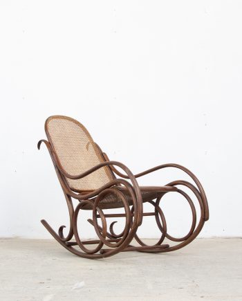 rocking-chair-fauteuil-bascule-thonet-numéro-4-1900-art-nouveau-déco-vintage-bois-citré-cannage-ölddesign