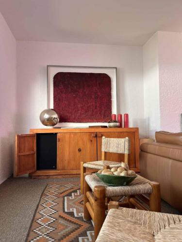 casa-gilardi-luis-barragan-mexico-city-1975-cdmx-modernismo-modernisme-brutalisme-rose-pink-architecture-sideboard-buffet