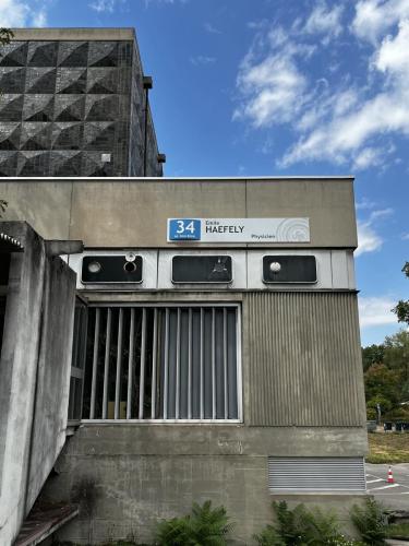 diamant-noir-institut-physique-nucleaire-doua-villeurbanne-lyon-jacques-perrin-fayolle-architecture-modernisme-brutalisme-jean-prouve-elements